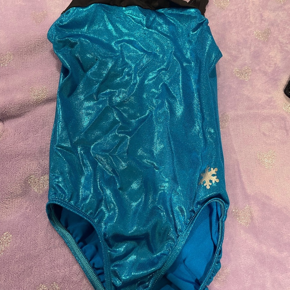 Girls gymnastics bodysuit/shorts set